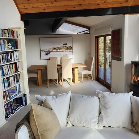 The Black Chalet Whitianga Exterior photo