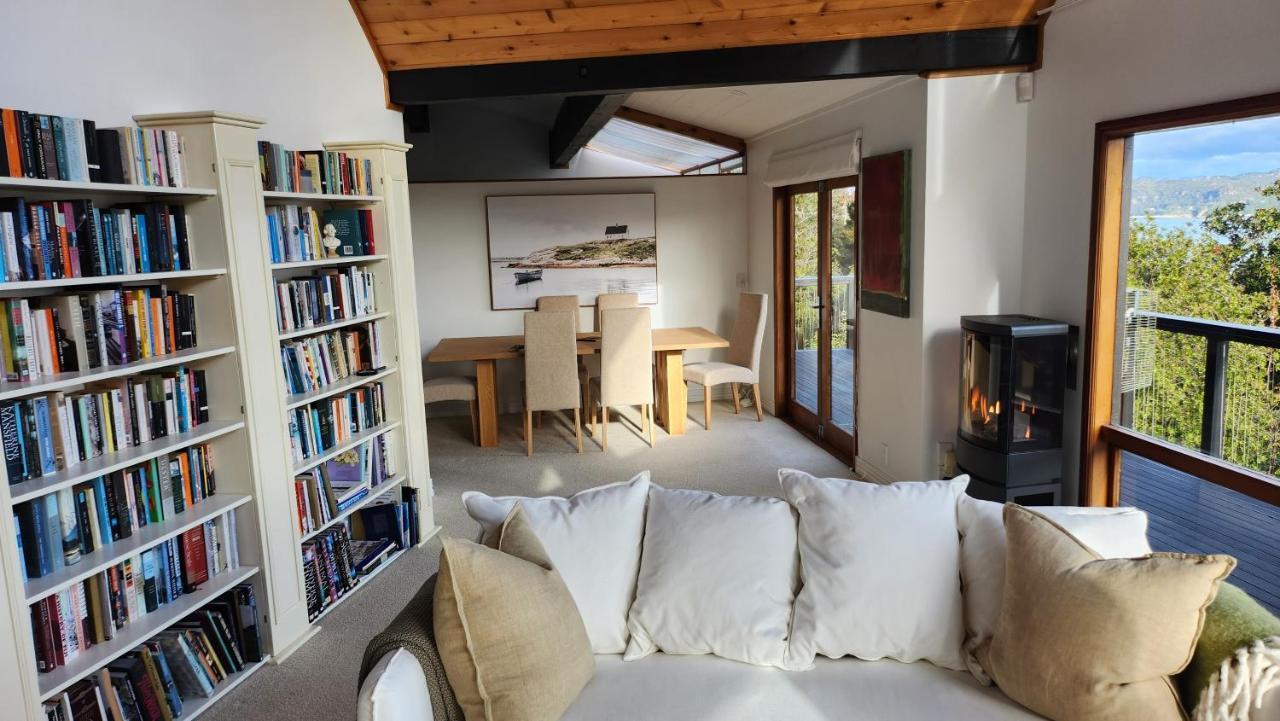 The Black Chalet Whitianga Exterior photo