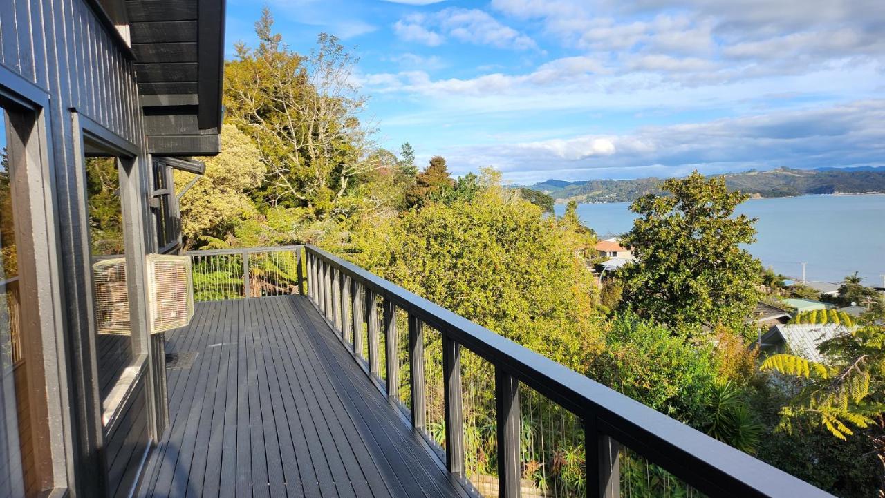The Black Chalet Whitianga Exterior photo