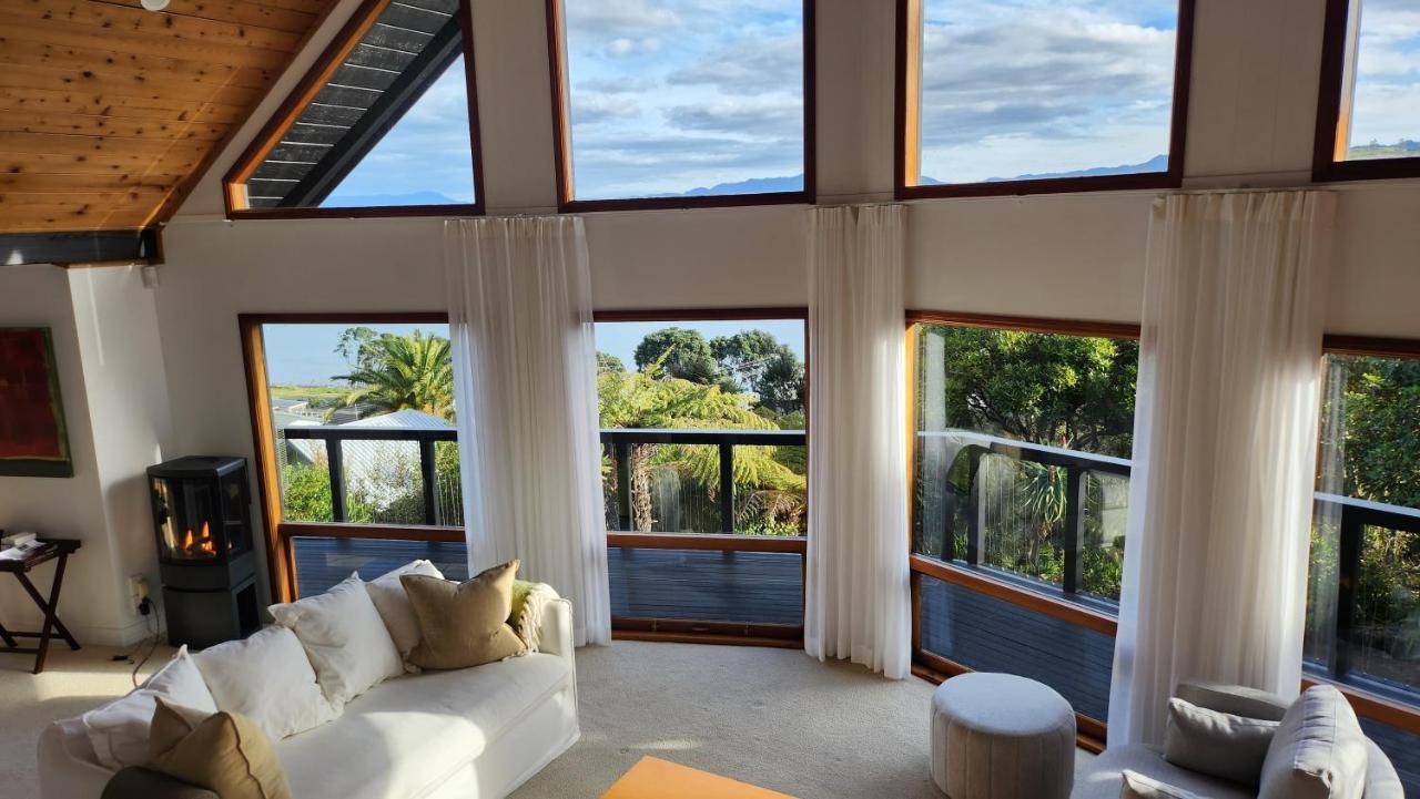 The Black Chalet Whitianga Exterior photo